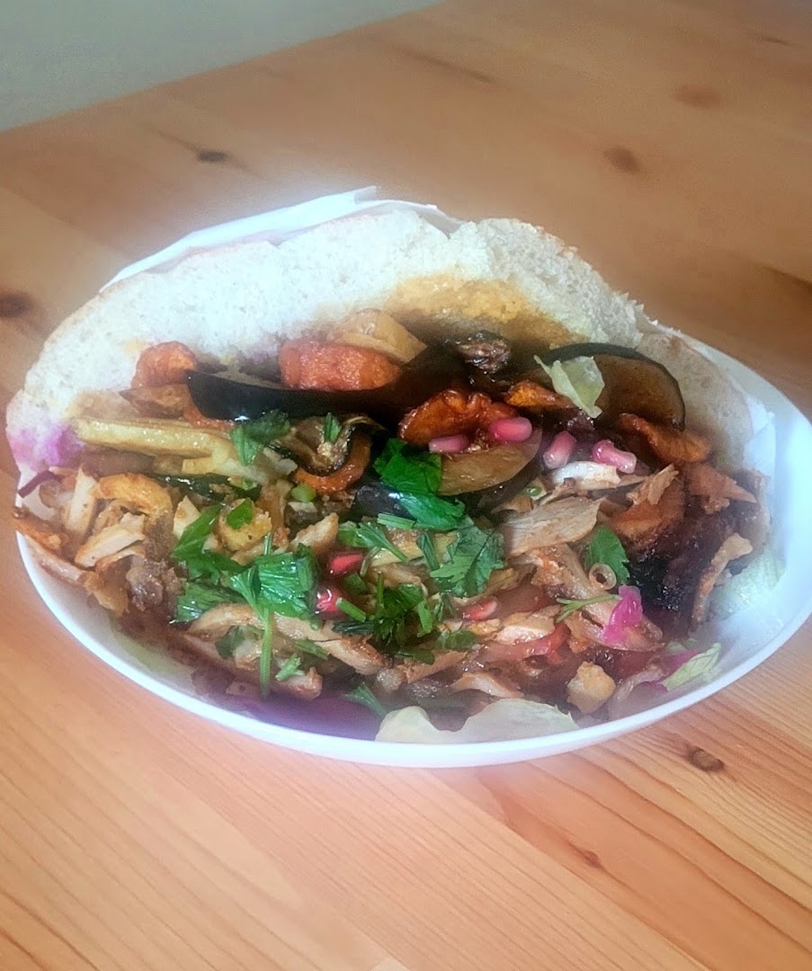 ROOTS OF BERLIN Berliner kebab · Photos 8